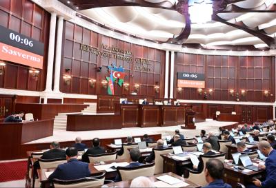 Milli Məclisdə bir sıra qanunlara dəyişiklik müzakirə olunub