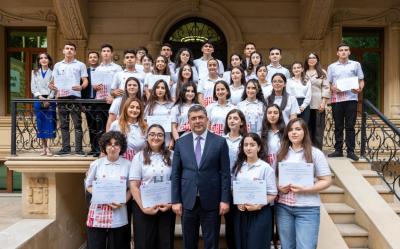III Şuşa Qlobal Media Forumuna qatılan “MEDİA Könüllüləri"nə təşəkkürnamələr verilib