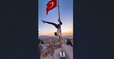 Turistin rəqsi Türkiyədə ciddi narazılığa  səbəb oldu
