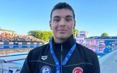 Türkiyəni təmsil edən azərbaycanlı üzgüçü dünya çempionu oldu