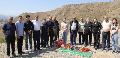 Laçında tənha məzar