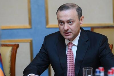 Ermənistanın Təhlükəsizlik Şurasının katibi Fransaya gedir