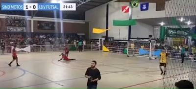 Sinəsinə zərblə top dəyən qapıçı vəfat etdi