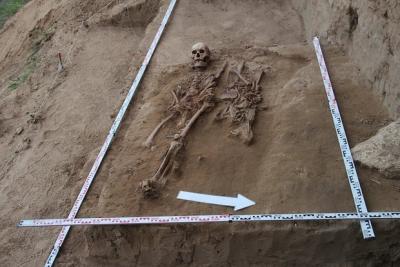 Arxeoloqlar 5 min yaşı olan məzar tapdılar