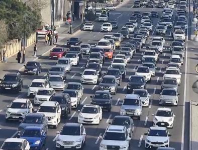“Yeni yol, körpü və tunel istifadəyə verilməsinə baxmayaraq, tıxaclar azalmayıb” - Elməddin Muradl