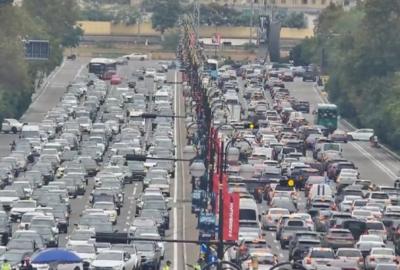 Bakıda 14 istiqamətdə tıxac var - SİYAHI