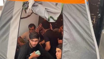 Polis yük maşınının qoşqusunda 17 qeyri-qanuni  mühacir aşkarladı