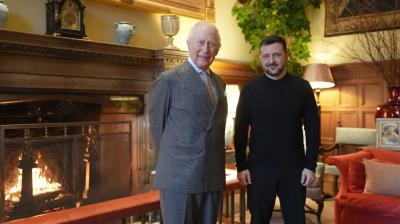 Zelenski Britaniya ilə “100 illik tərəfdaşlıq” sazişini təsdiq edən  qanunu imzalayıb