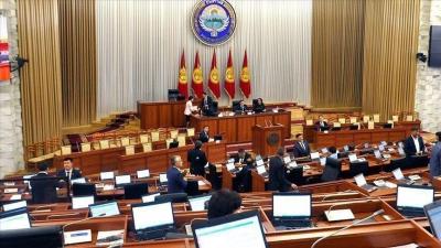 Qırğızıstan parlamenti özünü buraxdı