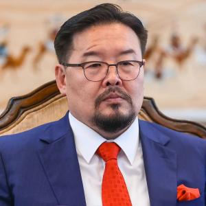 Monqolustanın baş naziri istefaya göndərildi