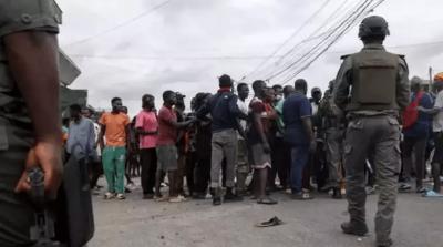 Tanzaniyada küçələr döyüş meydanına çevrildi -  Komendant saatı elan edildi