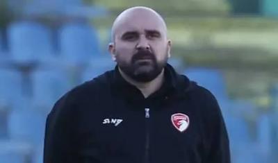 Məşqçi oyun zamanı dünyasını dəyişdi