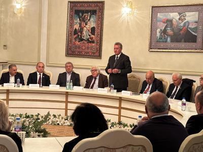 Elçin Hüseynbəylinin kitablarının təqdimatı olub