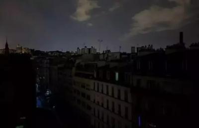Parisdə 170 min ev  işıqsız qaldı