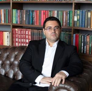 Kvant uçuşu -  Elə filosoflar da qadın saçlarından yetim qalırmış....