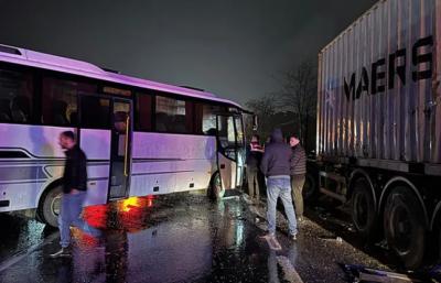 Sakaryada zəncirvari toqquşma -  12 yaralı