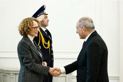 Paşinyan NATO rəsmisi ilə sülh prosesini və TRİPP-i müzakirə edib 