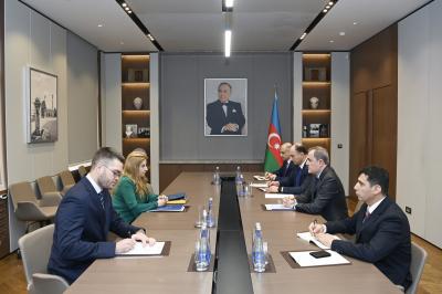 Yunanıstanın yeni səfiri etimadnaməsinin surətini Ceyhun Bayramova təqdim edib