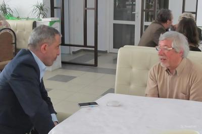 Leo Butnarunun məsləhəti: çətir götürməyi unutmayaq... -  "Rumın yazıları" kitabından