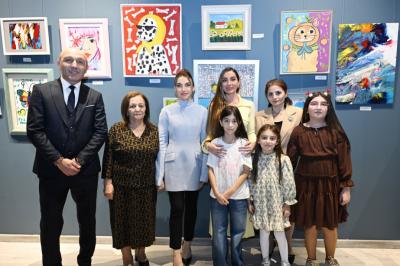 Arzu Əliyeva və Alena Əliyeva “Rənglərdə yaşanan 10 il” mövzusunda keçirilən sərgidə  iştirak ediblər