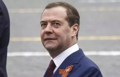 “Trampın Venesueladakı hərəkətləri qanunsuz, lakin tutarlıdır” -  Medvedev