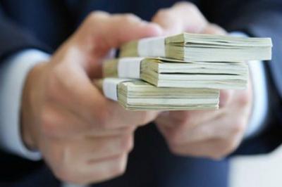 Ötən il bank əmanətçilərinin depozit gəlirləri 42 faizə yaxın artıb