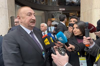 Prezident İlham Əliyev Münxendə Azərbaycan telekanallarına müsahibə verib