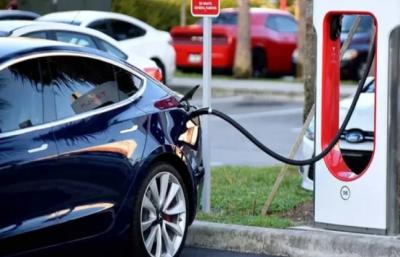 Elektrikli və hibrid avtomobillərin idxalı üzrə göstəricilər açıqlanıb