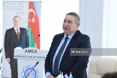 Rəşad Məcid AMEA ilə mətbuatın əlaqələrini daha sıxlaşdırmağı təklif edib