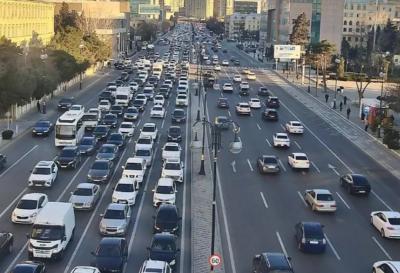 Bakının bir sıra yollarında tıxac yaranıb