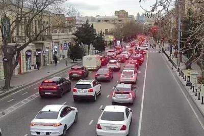 Bir sıra yollarda nəqliyyatın sıxlığı yaranıb