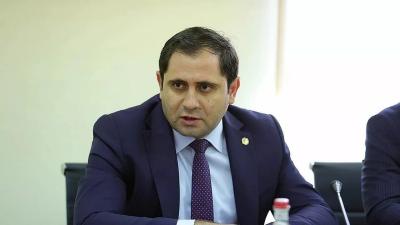Ermənistanın müdafiə naziri İranda səfərdədir