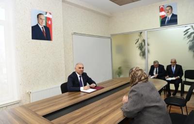 Vüqar Əhmədov Qəbələdə vətəndaşları qəbul edib