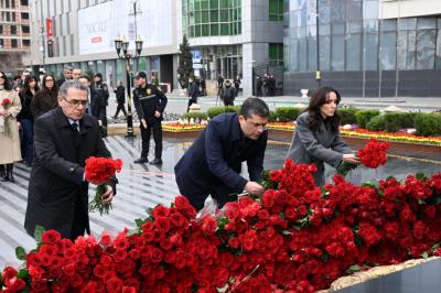 MEDİA-nın kollektivi Xocalı soyqırımı abidəsini ziyarət edib