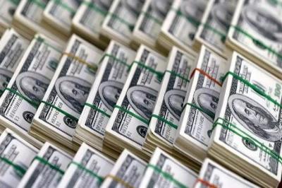 Azərbaycanda bankların nağd ABŞ dolları satışı 2 dəfədən çox azalıb