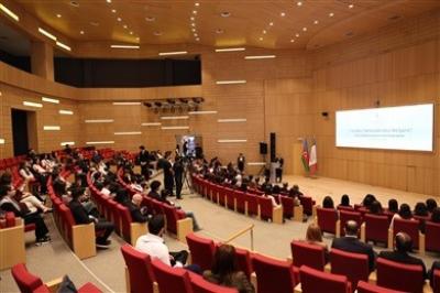 Dövlət Proqramı məzunları üçün karyera sərgisi keçirilib