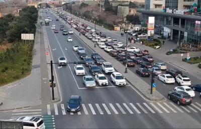 Bakıda sıxlıq müşahidə olunan yollar -  SİYAHI