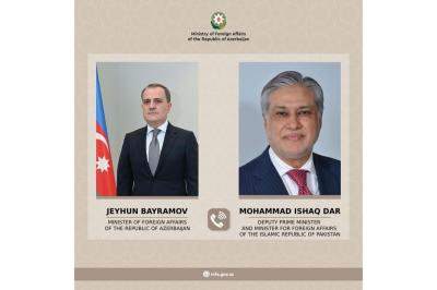 Ceyhun Bayramov pakistanlı həmkarı ilə Yaxın Şərqdəki gərginliyi  müzakirə edib