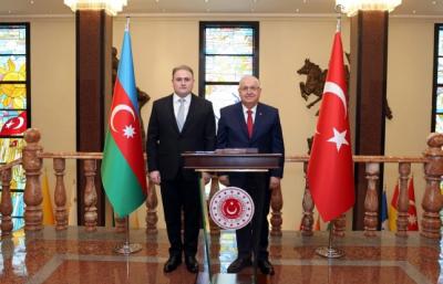 Azərbaycan və Türkiyə müdafiə sənayesi əməkdaşlığının genişləndirilməsini müzakirə edib