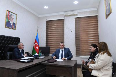 Rövşən Rzayev vətəndaşlarla görüşüb