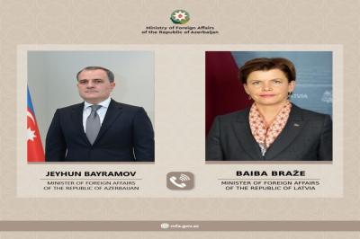 Ceyhun Bayramov Latviya xarici işlər naziri ilə telefon danışığı aparıb