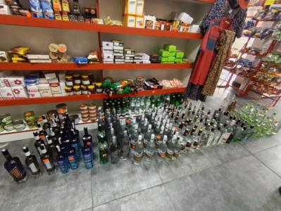 Füzulidə marketdə saxta alkoqollu içkilər aşkarlanıb