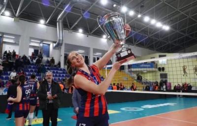 Millimizin voleybolçusu Yunanıstan kubokunu qazanıb
