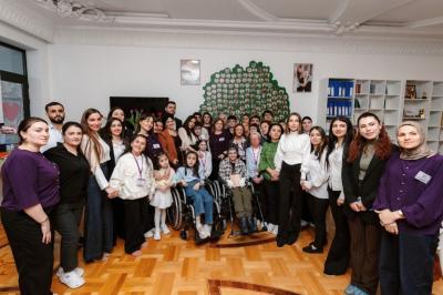 Leyla Əliyeva, Arzu Əliyeva və Alena Əliyeva “Yaşama Dəstək” Mərkəzində olublar