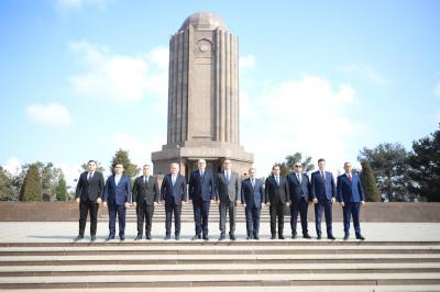 Gəncədə dahi Nizaminin anım günündə konfrans
