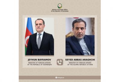 Ceyhun Bayramov Abbas Əraqçi ilə regional vəziyyəti müzakirə edib