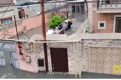 Keşlədə evləri su basıb -  VİDEO
