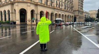 Yol polisi yağışlı hava ilə bağlı hərəkət iştirakçılarına müraciət edib