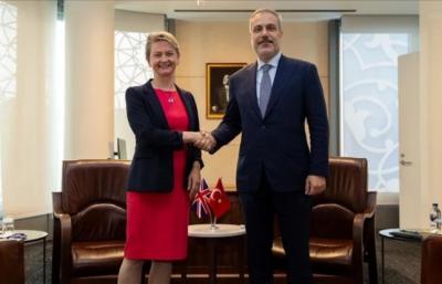 Hakan Fidan və İvet Kuper bölgədəki vəziyyəti müzakirə edib