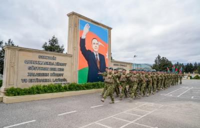 "Çevikçi" kursunu bitirən hərbi qulluqçulara beretlər təqdim olunub